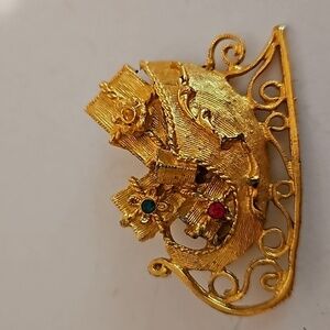 TANCER Vintage Rhinestone & Goldtone Christmas Sleigh Brooch